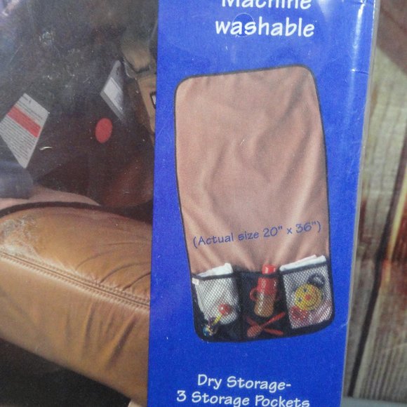 Sassy CAr Seat undermat with pockets~NOS~unsealed~machine washable~20x36 - Picture 2 of 6